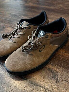OAKLEY TOURMALINE BROWN GORPCORE SHOES SIZE 9.5 US